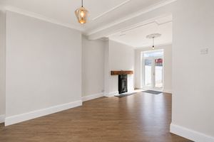 Lounge/Diner- click for photo gallery